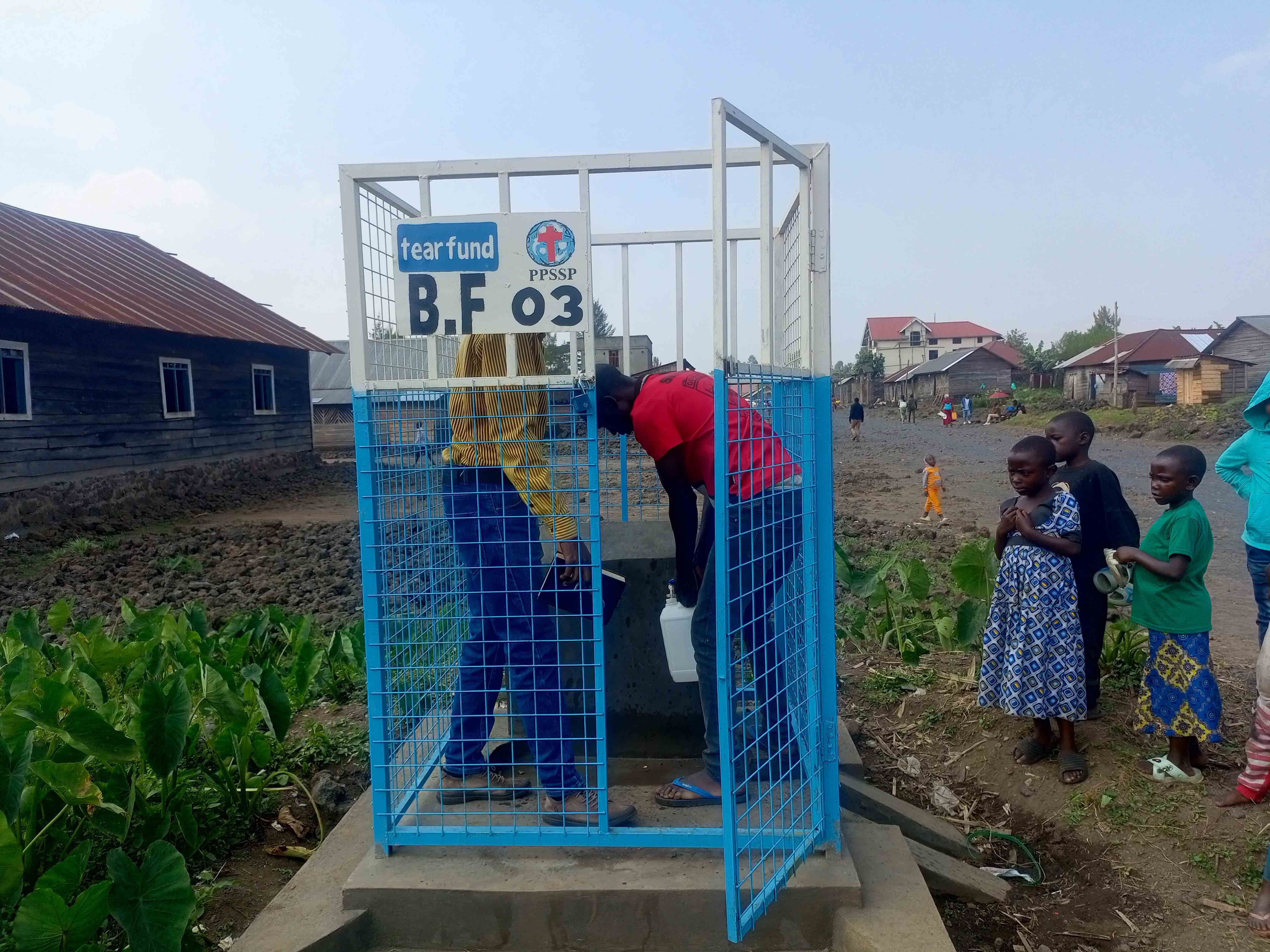 TEARFUND - Projet WASH-TM, Amélioration des infrastructures assainissement et d hygiène dans les écoles et FOSA de la Zone Santé  de Mweso